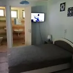 ゲストハウス Negy Evszak Vendeghaz Balatonboglár