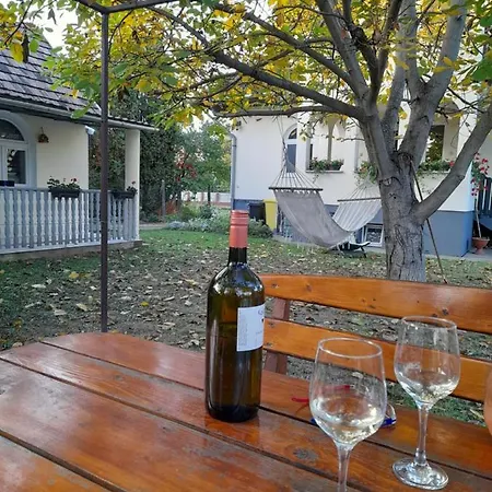 Negy Evszak Vendeghaz Penzion Balatonboglár