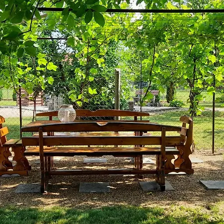 Negy Evszak Vendeghaz Konukevi Balatonboglár